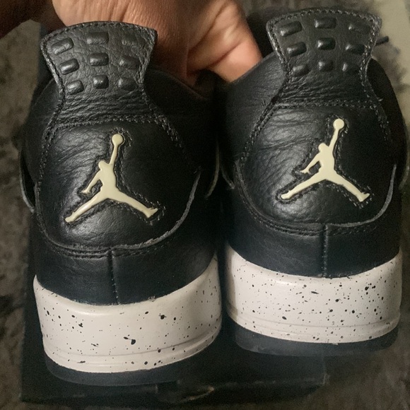 Air Jordan 4s - Picture 6 of 9